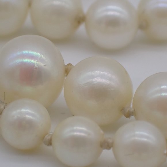 Vintage Graduated white/creamy REAL Pearl necklace. - Picture 6 of 6